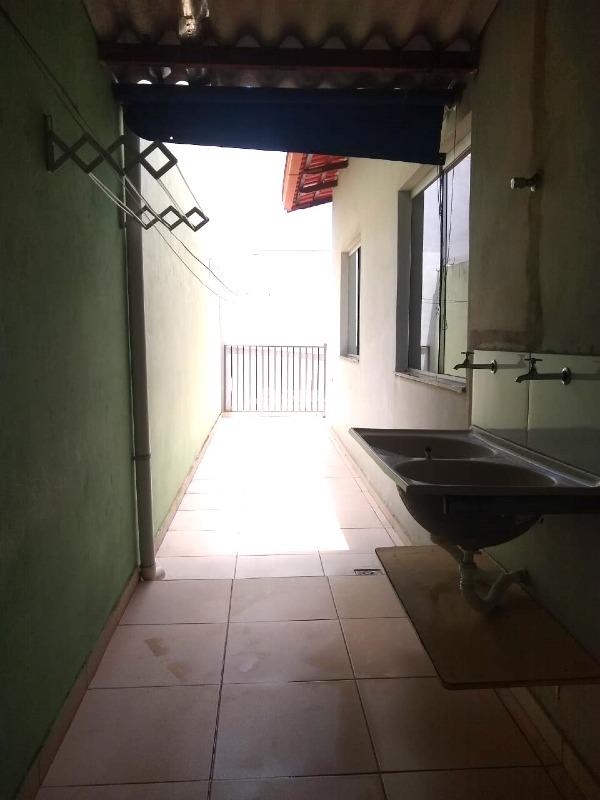 Casa à venda no JARDIM CANDIDES: 08 - ÁREA DE SERVIÇO