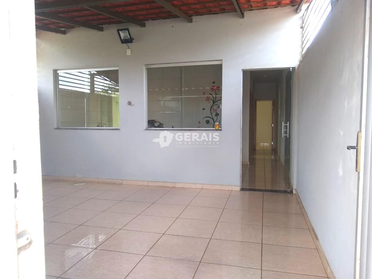 Casa à venda no JARDIM CANDIDES: 09 - GARAGEM