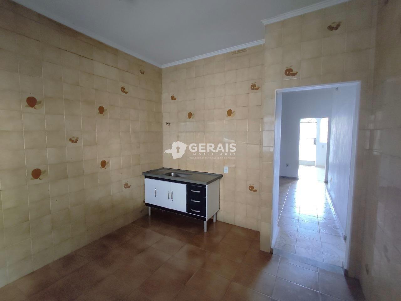 Casa à venda no CATALÃO: 04- COZINHA