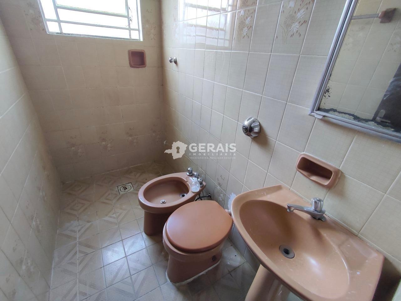 Casa à venda no CATALÃO: 09- BANHO SOCIAL