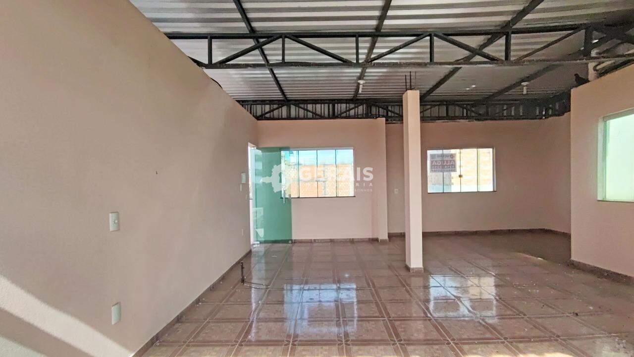 Apartamento para aluguel no REALENGO: 03- SALA