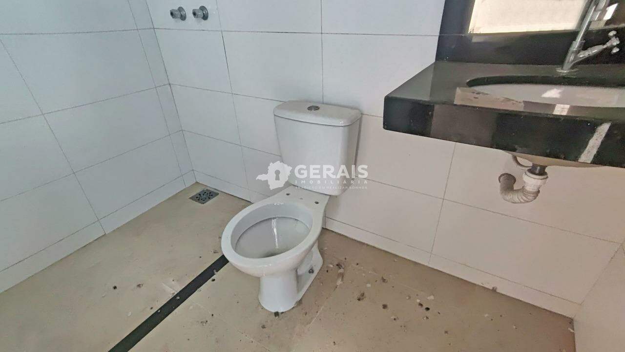 Apartamento para aluguel no REALENGO: 06- BANHO SOCIAL