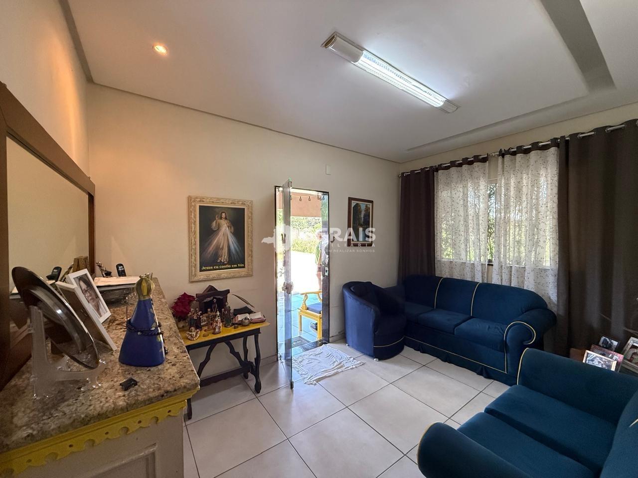 Casa à venda no DAS OLIVEIRAS: 03 - SALA