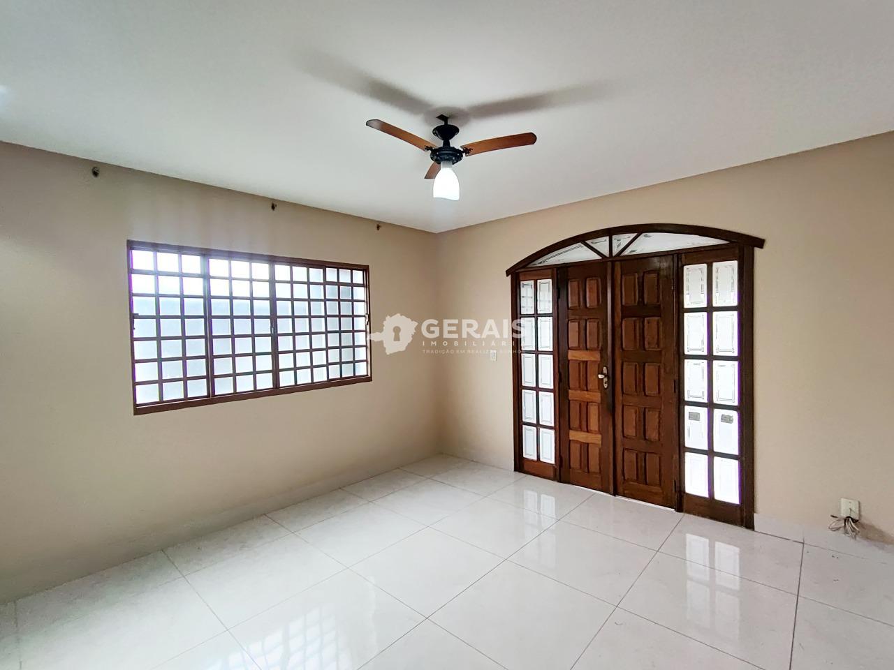 Casa para aluguel no INTERLAGOS: 04- SALA