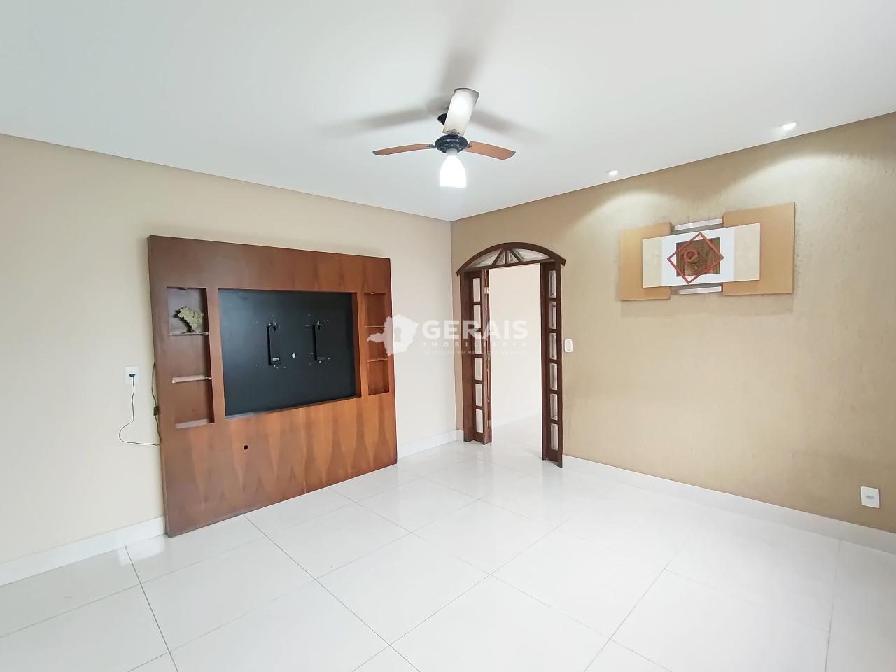 Casa para aluguel no INTERLAGOS: 03- SALA