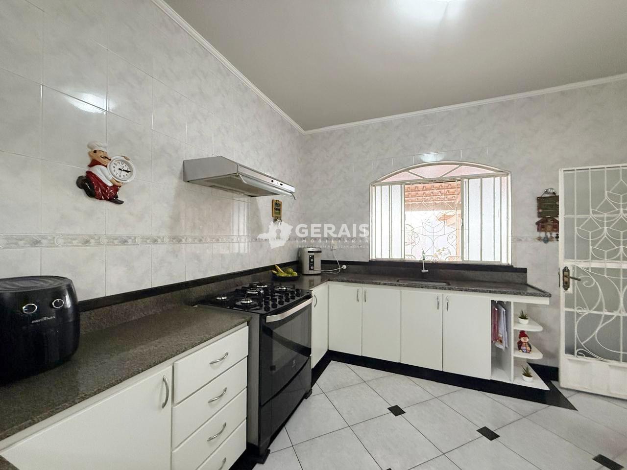 Casa à venda no Doutor José Thomaz: 06 - COZINHA