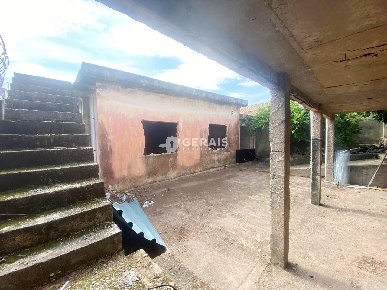 Lote à venda no BOM PASTOR: 05 - FUNDOS LOTE