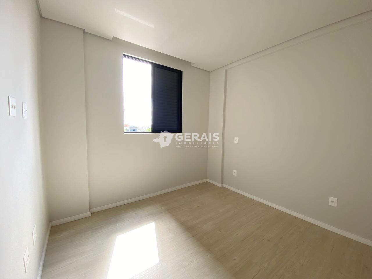 Apartamento à venda no CENTRO: 05 - QUARTO 01