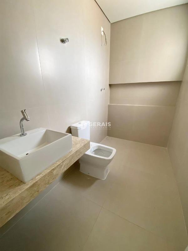 Apartamento à venda no CENTRO: 07 - BANHO SUÍTE 