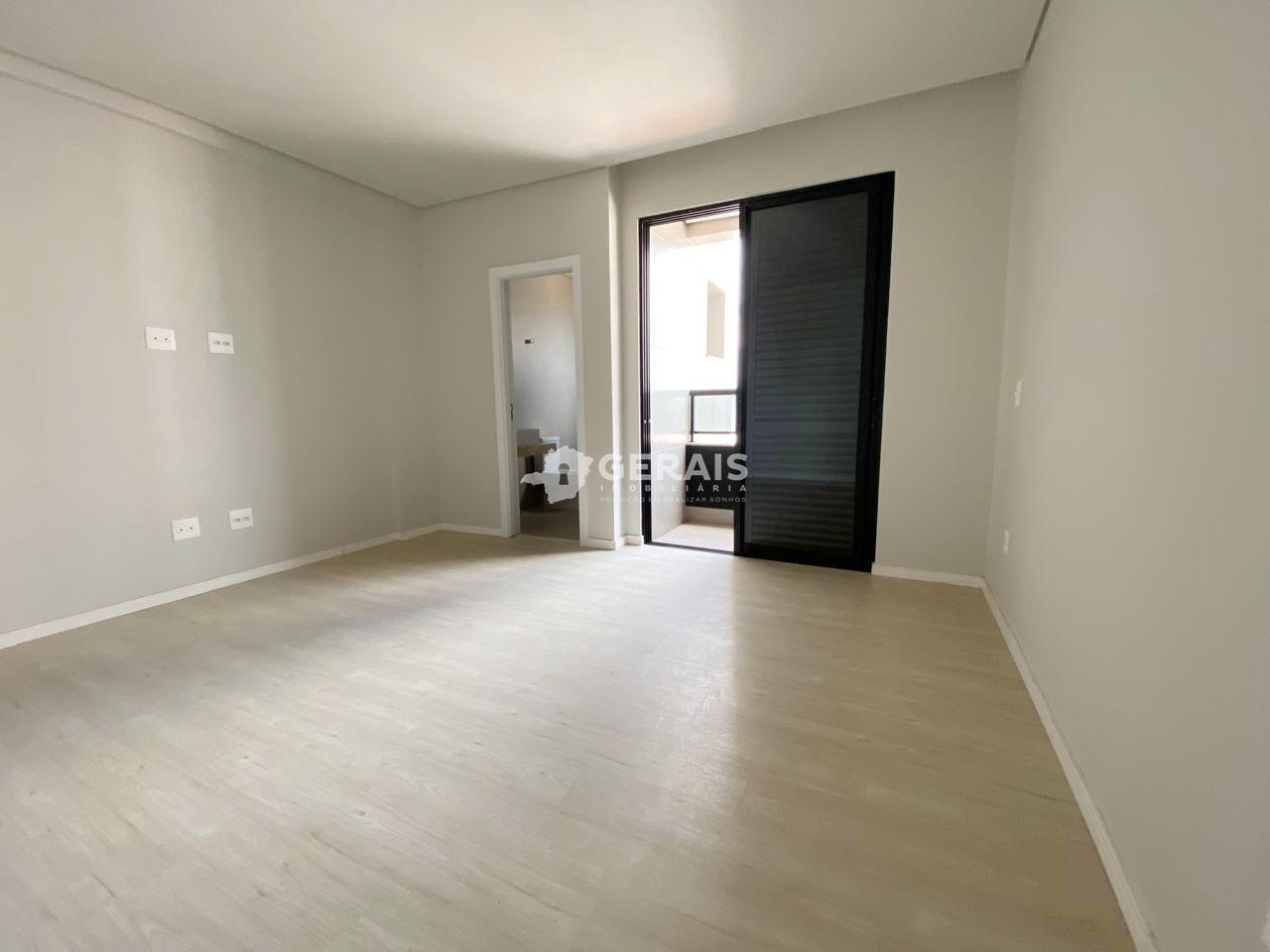 Apartamento à venda no CENTRO: 06 - QUARTO 02 SUÍTE