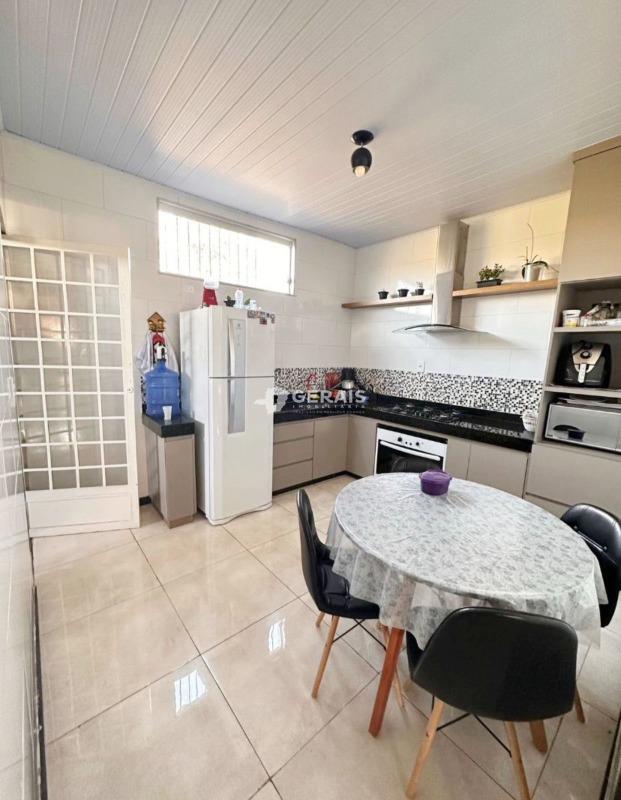 Casa à venda no SANTA ROSA: 05 - COZINHA