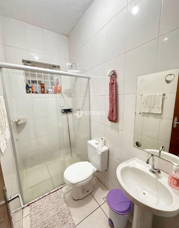 Casa à venda no SANTA ROSA: 08 - BANHO SOCIAL