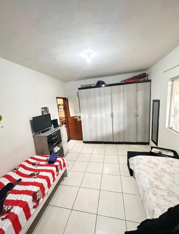 Casa à venda no SANTA ROSA: 06 - QUARTO 01