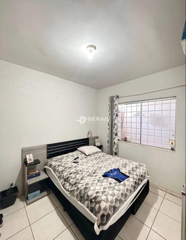 Casa à venda no SANTA ROSA: 07 - QUARTO 02