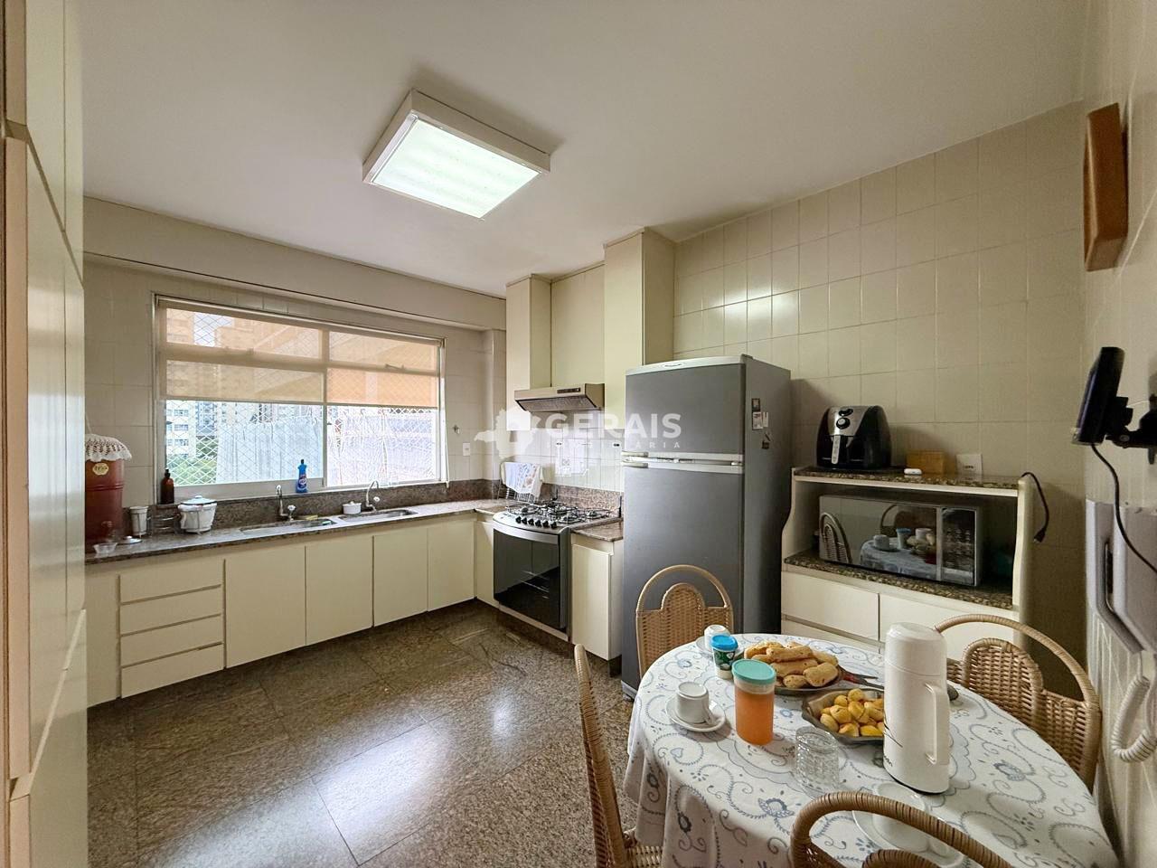 Apartamento à venda no CENTRO: 06 - COZINHA