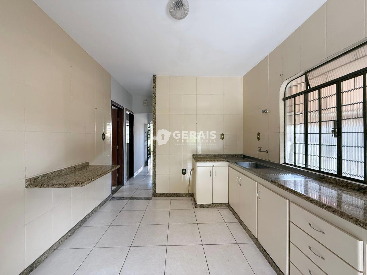 Casa à venda no MANOEL VALINHAS: 05- COZINHA