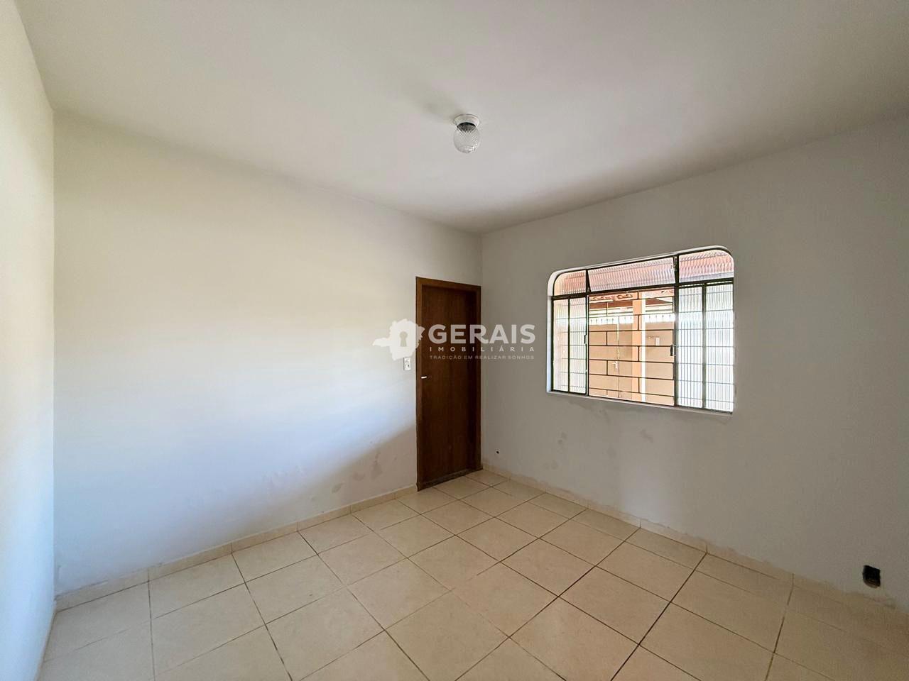 Casa à venda no MANOEL VALINHAS: 08- QUARTO SUÍTE