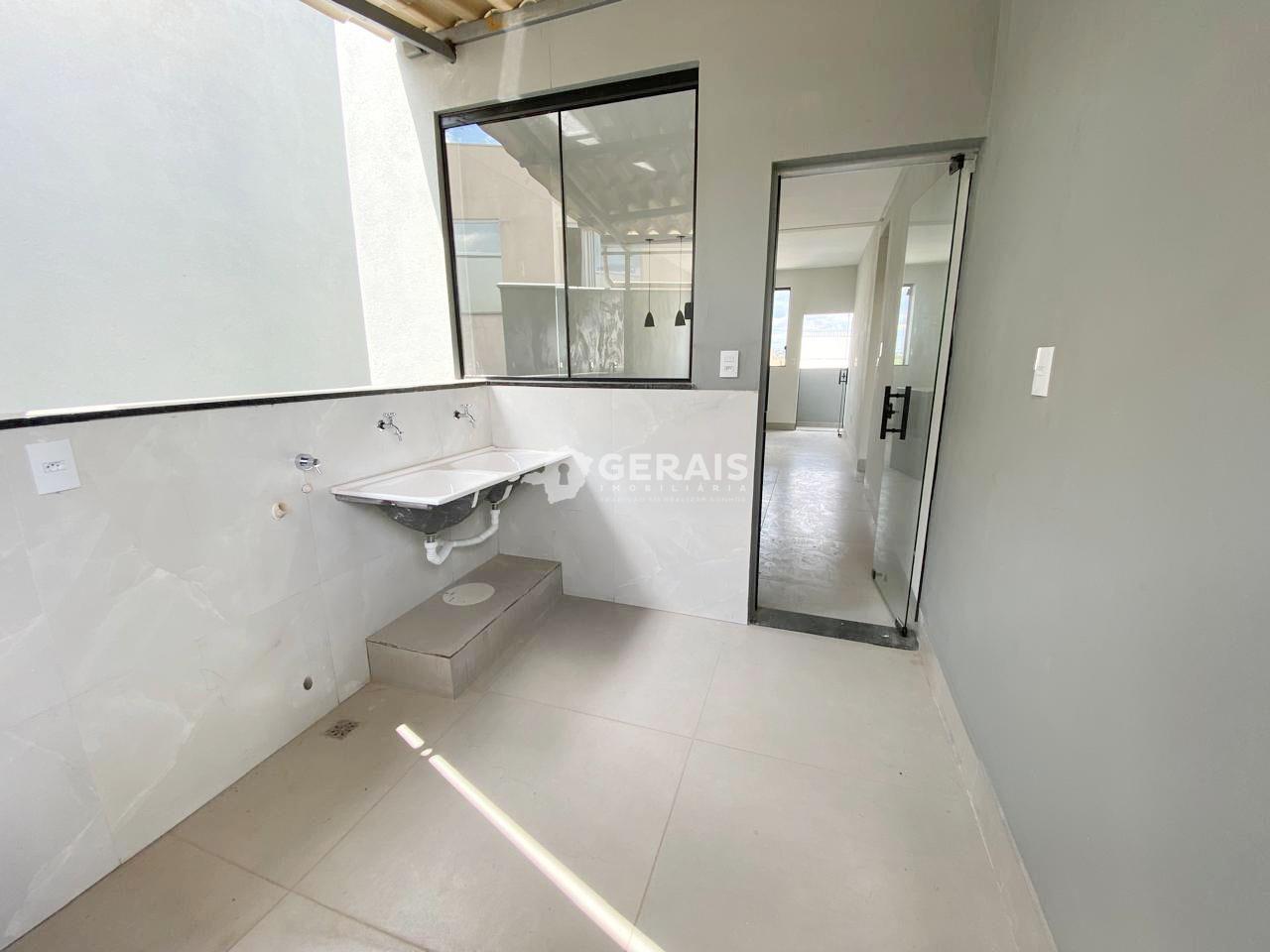 Casa à venda no FABIO NOTINI: 09 - ÁREA DE SERVIÇO