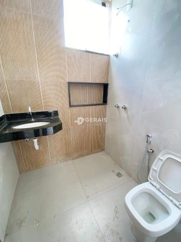 Casa à venda no FABIO NOTINI: 08 - BANHO SOCIAL