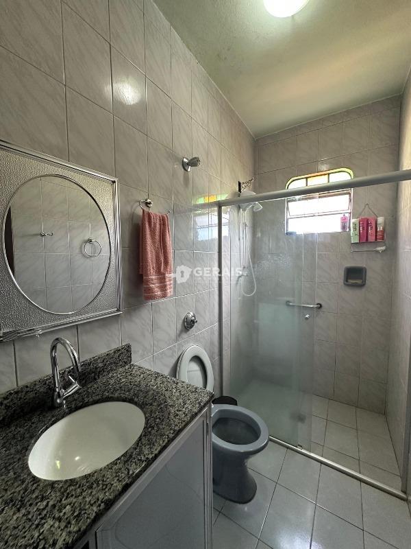 Casa à venda no SANTOS DUMONT: 09- BANHO SOCIAL