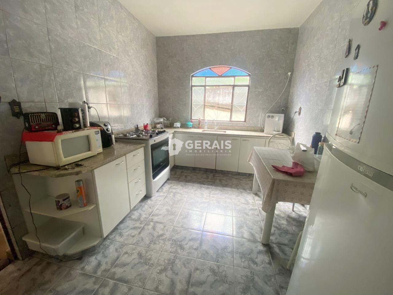 Casa à venda no TIETE: 06 - COZINHA