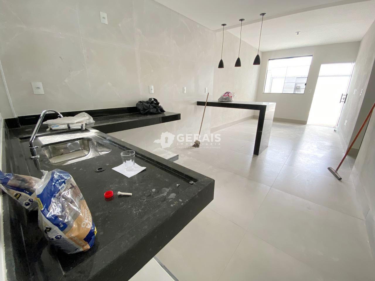 Casa à venda no FABIO NOTINI: 06 - COZINHA