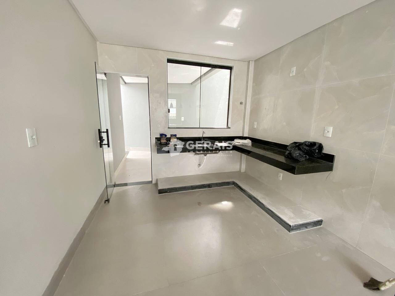 Casa à venda no FABIO NOTINI: 05 - COZINHA