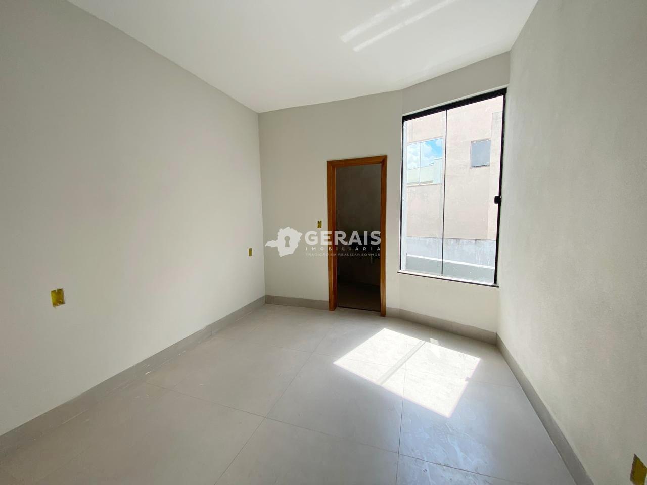 Casa à venda no FABIO NOTINI: 07 - QUARTO 03 SUÍTE