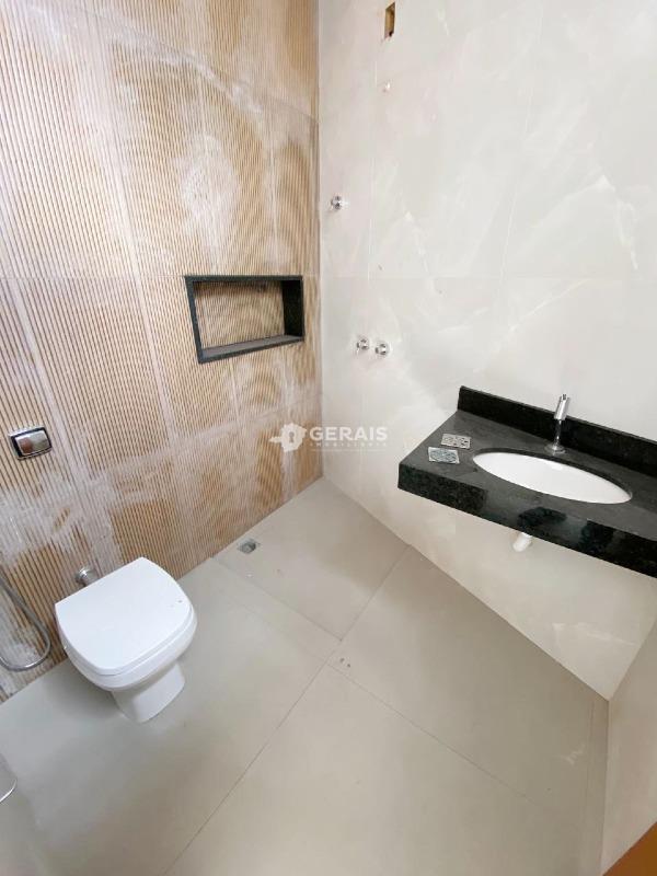 Casa à venda no FABIO NOTINI: 08 - BANHO SUÍTE