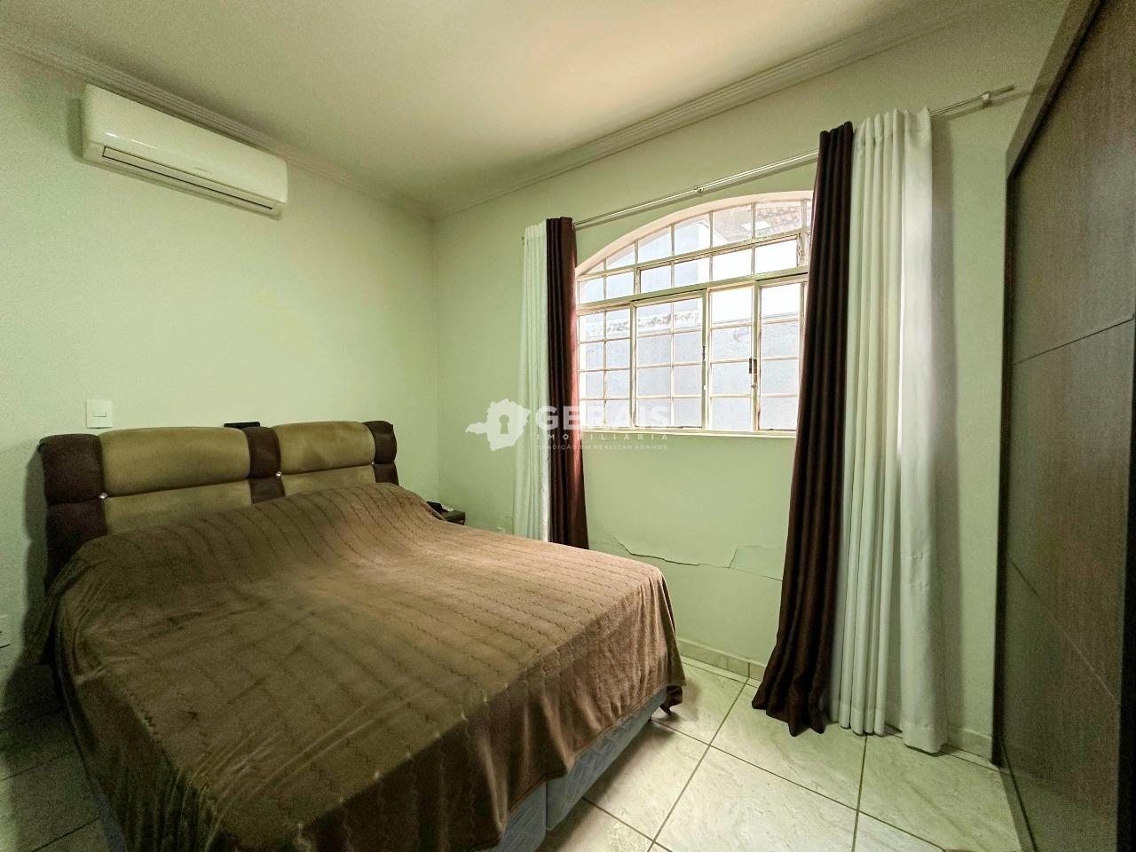 Casa à venda no BOM PASTOR: 08 - QUARTO 03 SUÍTE 