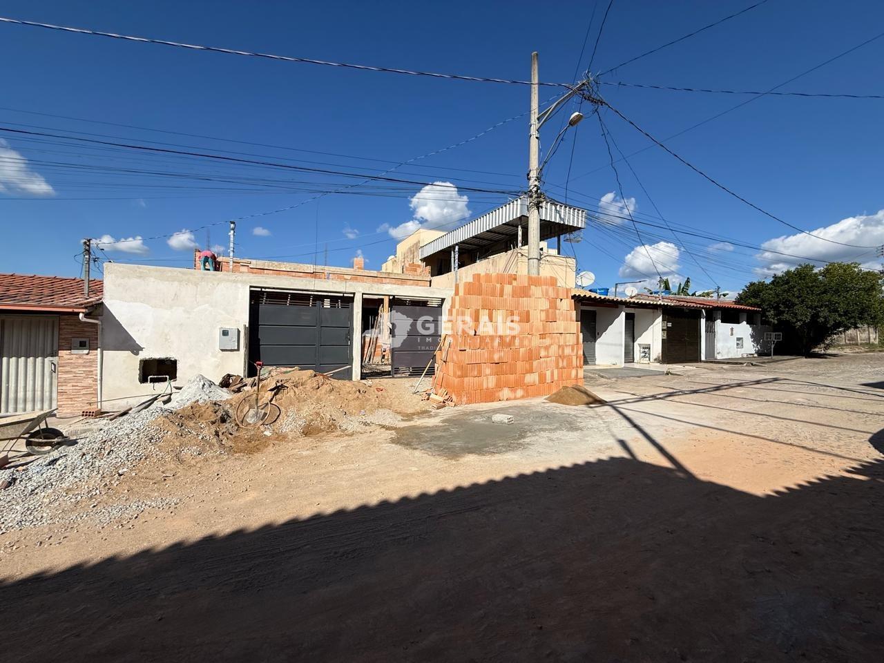 Sobrado à venda no INTERLAGOS: 02- FACHADA