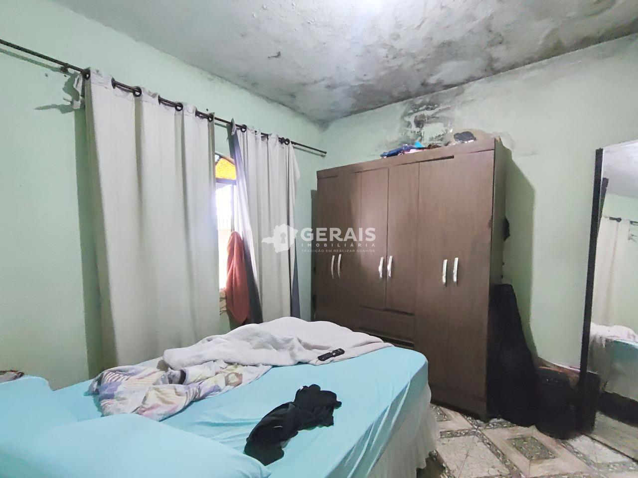 Casa à venda no DAVANUZE: 05- QUARTO 01