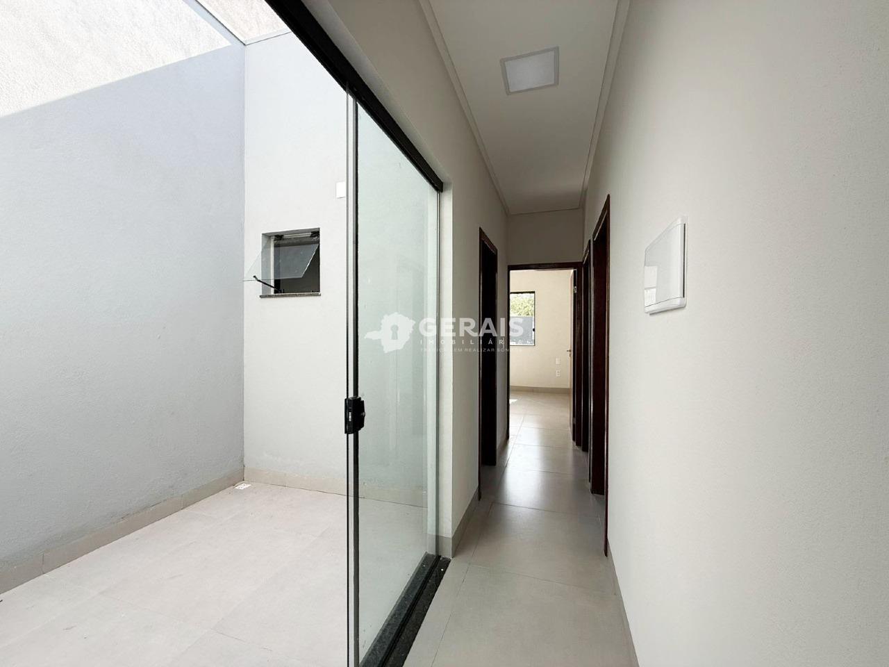 Casa à venda no JARDINOPOLIS: 04- CORREDOR