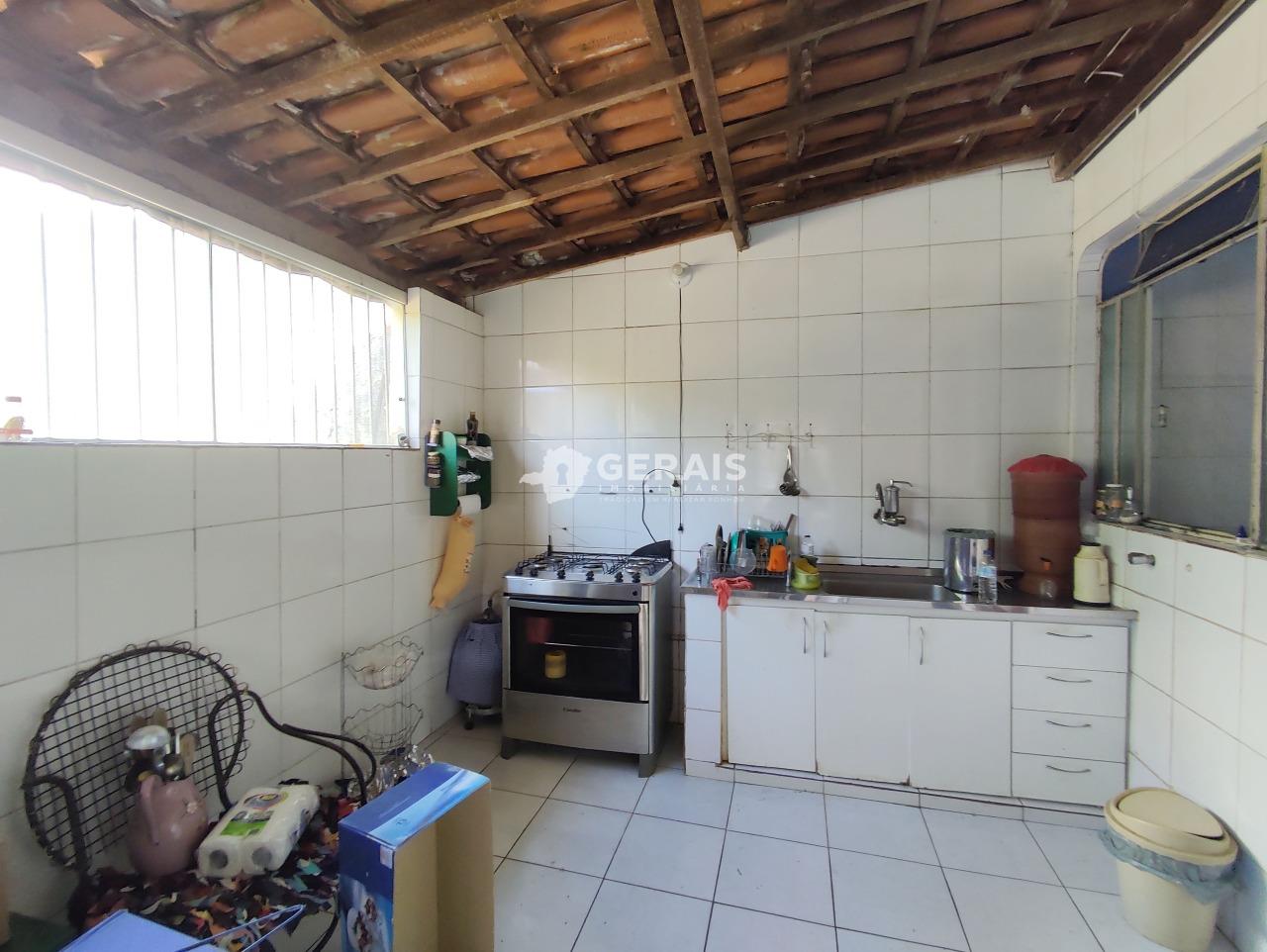 Casa à venda no ORION: 10 - COZINHA