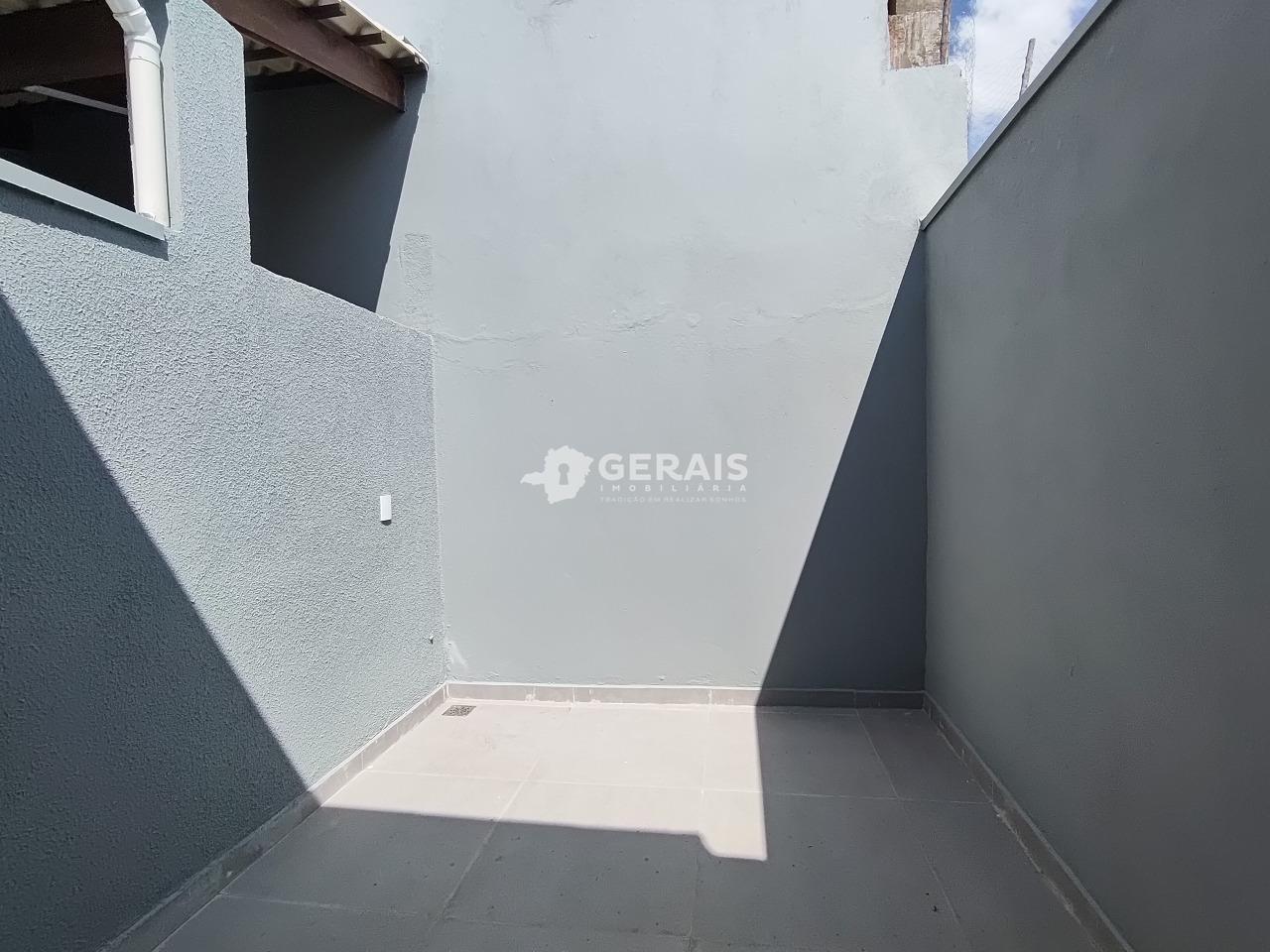 Casa para aluguel no RESIDENCIAL DOUTOR WALCHIR RESENDE COSTA: 05- ÁREA DE CLARIDADE