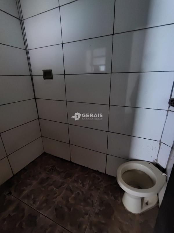 Barracão para aluguel no PONTE FUNDA: 05- BANHO SOCIAL