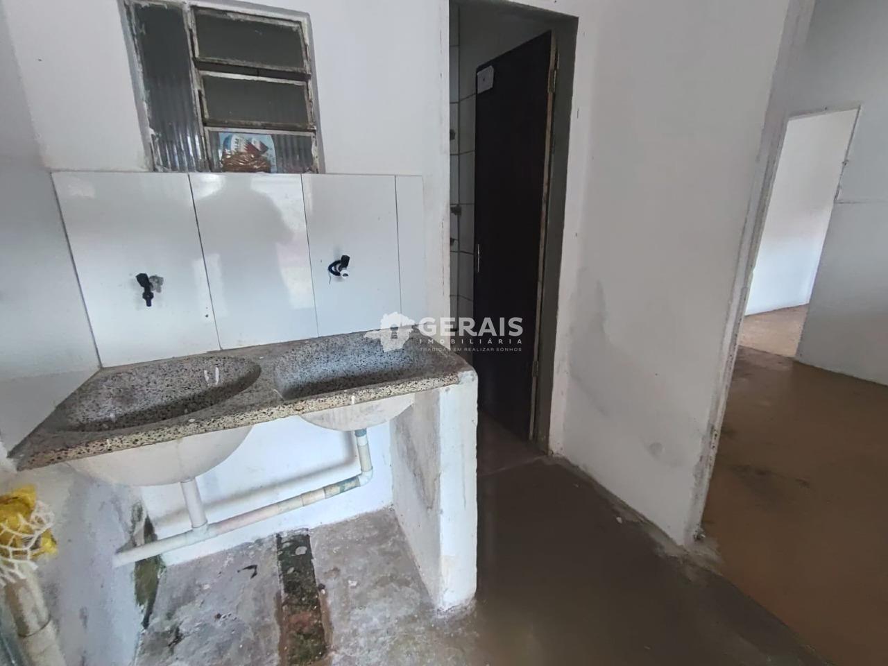 Barracão para aluguel no PONTE FUNDA: 07- ÁREA DE SERVIÇO