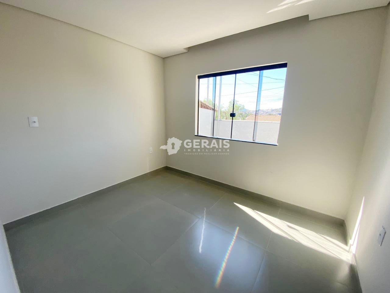 Casa à venda no DAVANUZE: 06 - QUARTO 01