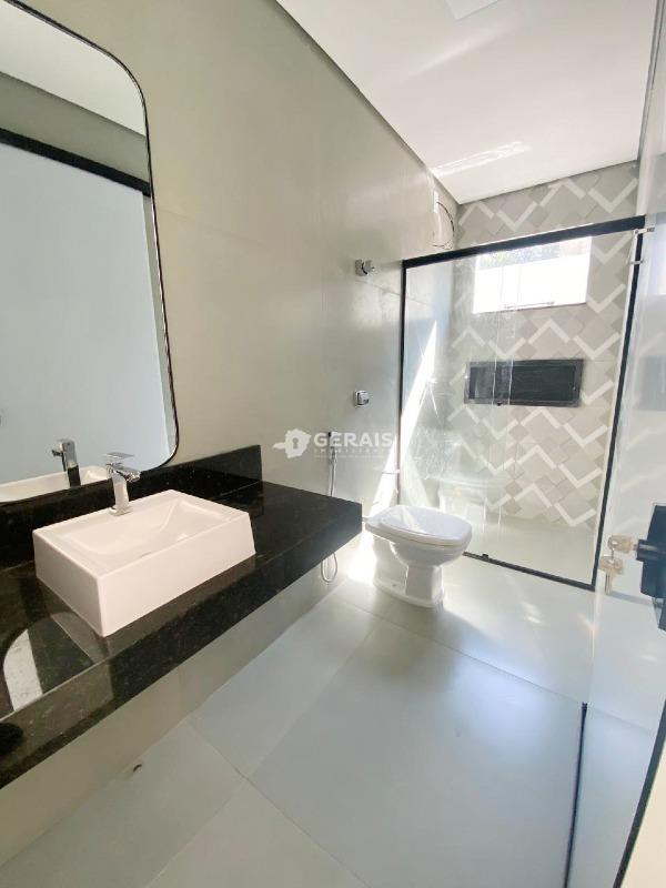 Casa à venda no DAVANUZE: 09 - BANHO SUÍTE