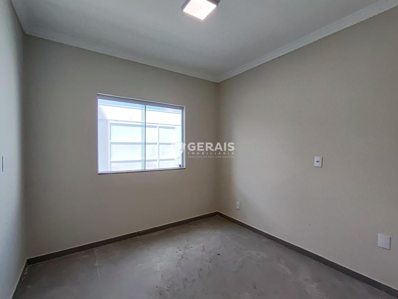 Casa para aluguel no REALENGO: 04 - QUARTO 01