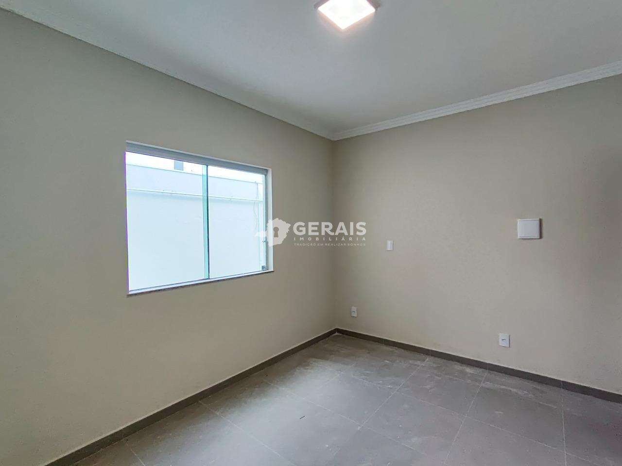 Casa para aluguel no REALENGO: 05 - QUARTO 02