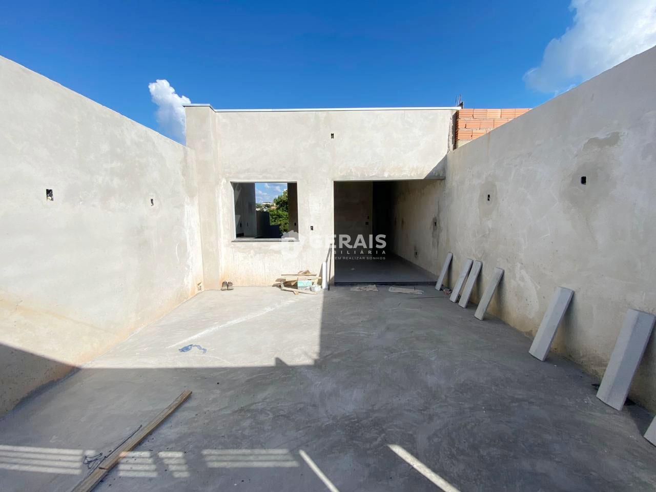 Casa à venda no JOÃO ANTÔNIO GONÇALVES: 09 - GARAGEM