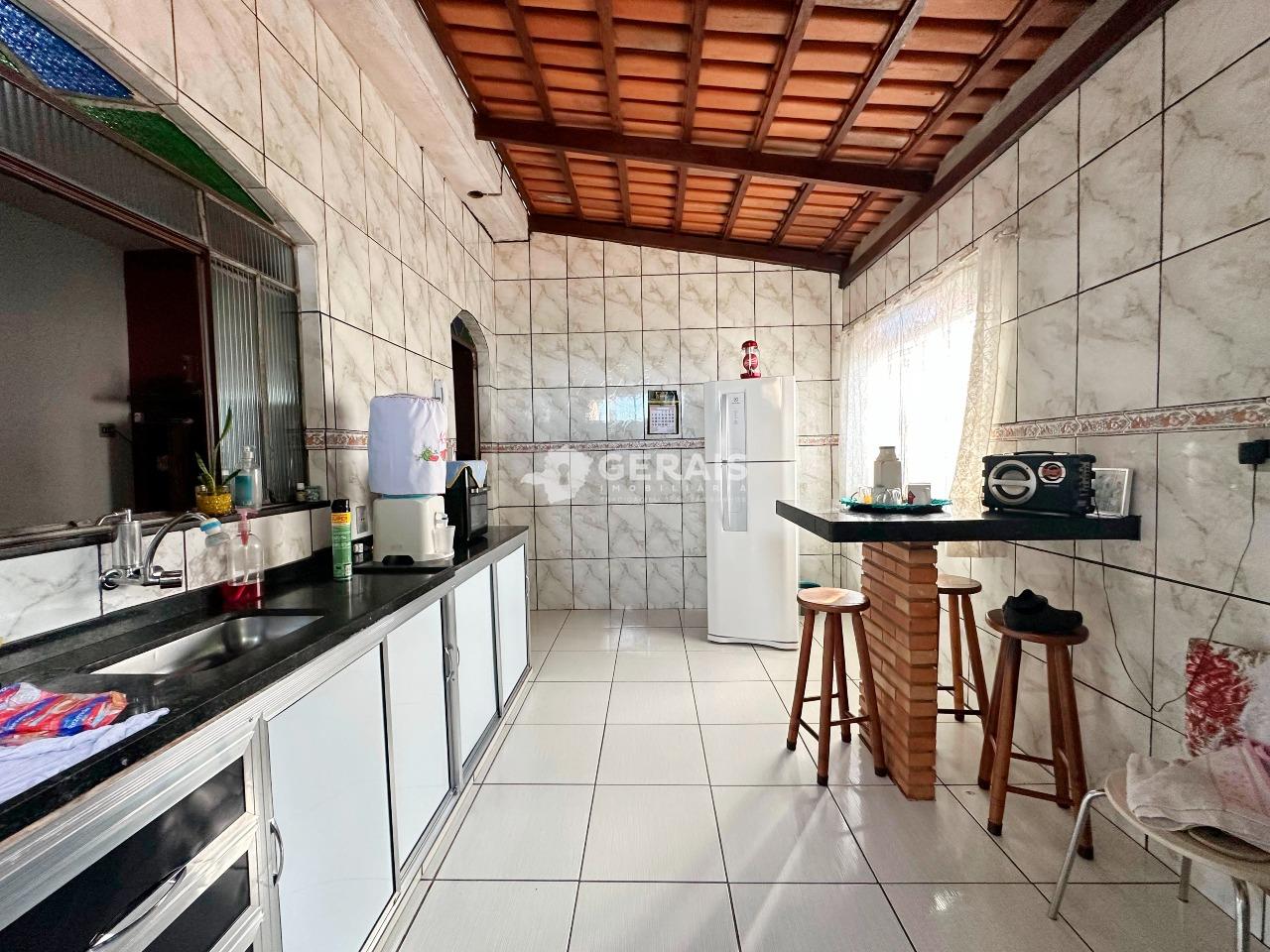 Casa à venda no SERRA VERDE: 05 - COZINHA