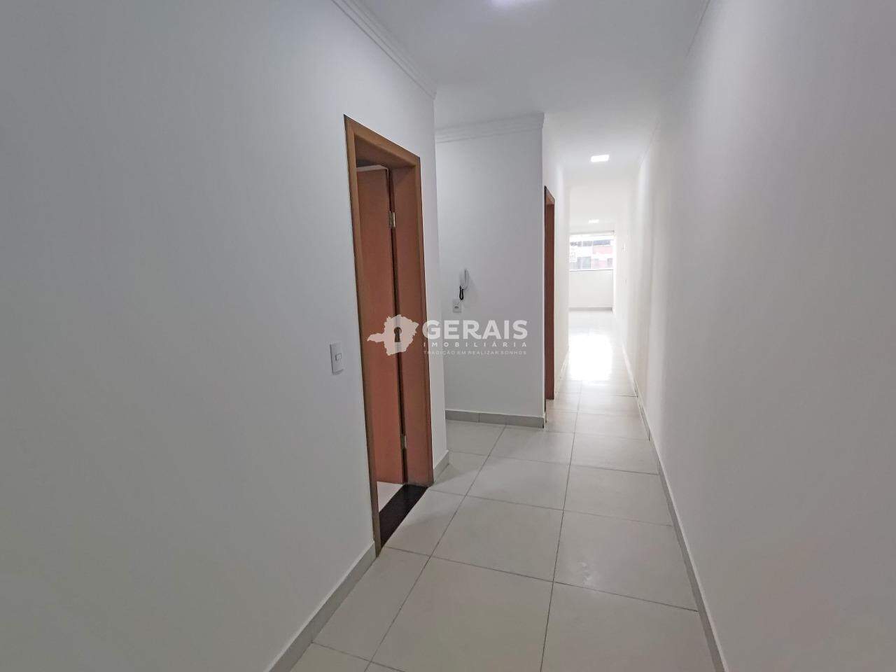 Apartamento para aluguel no SANTO ANTÔNIO: 03- CORREDOR DE ENTRADA