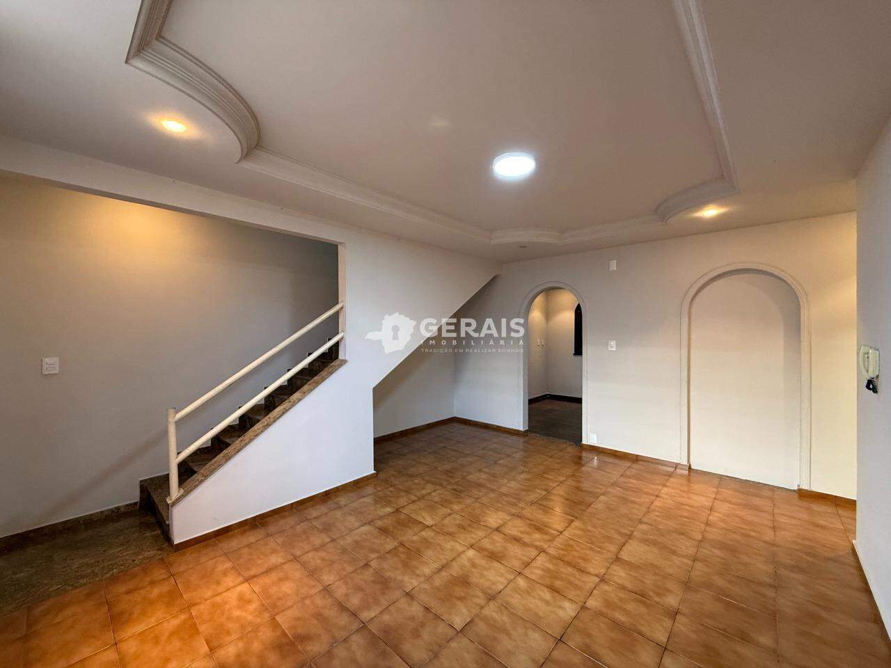 Casa Comercial para aluguel no VILA BELO HORIZONTE: 05 - SALA P/ 02 AMBIENTES