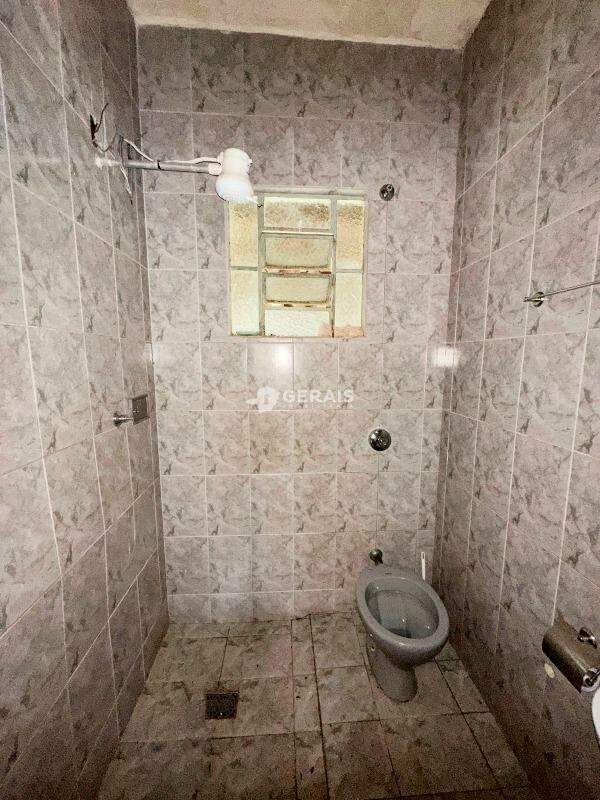 Sítio à venda no SANTOS DUMONT: 09- BANHO SOCIAL