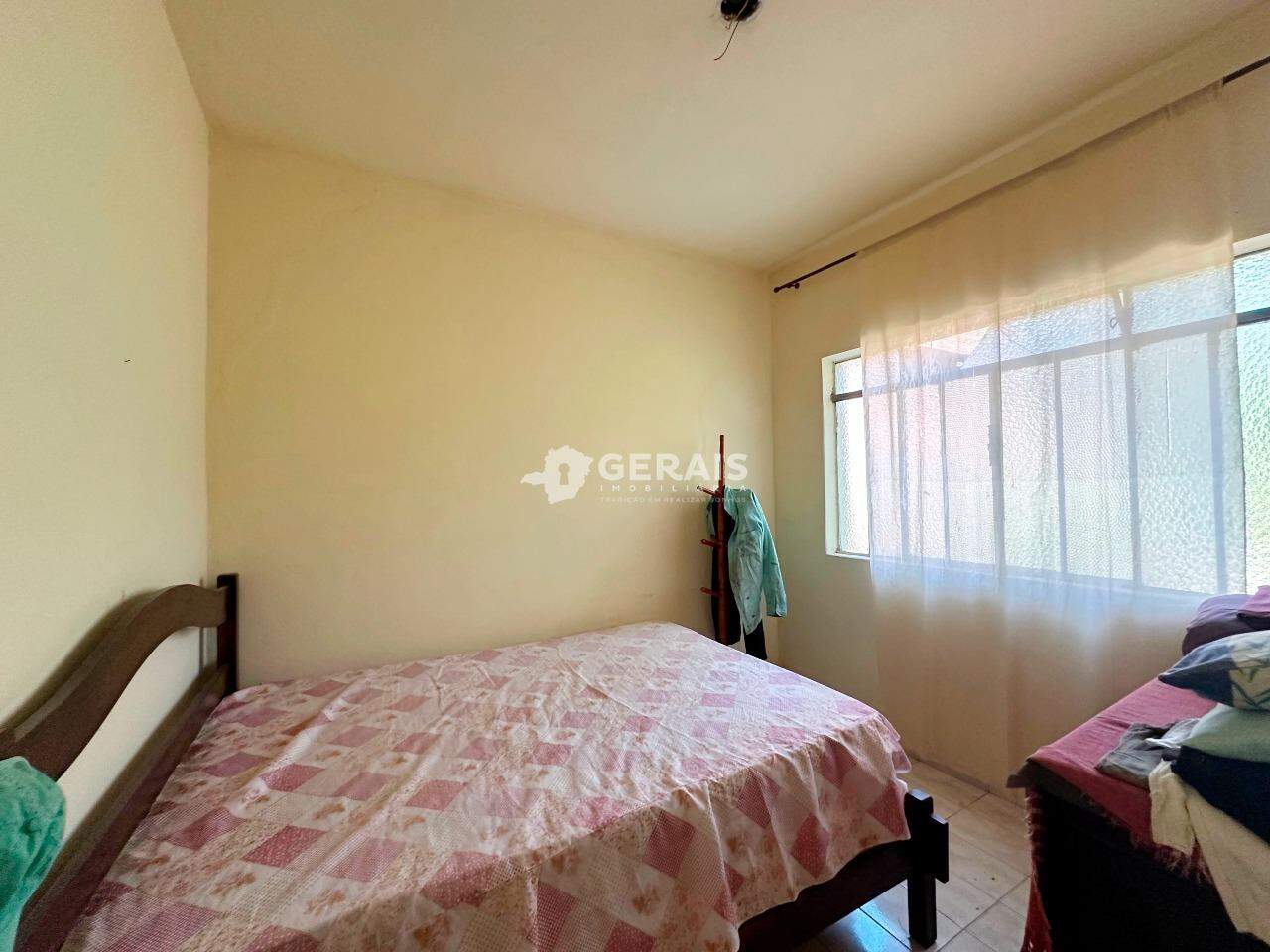 Sítio à venda no SANTOS DUMONT: 06- QUARTO 01