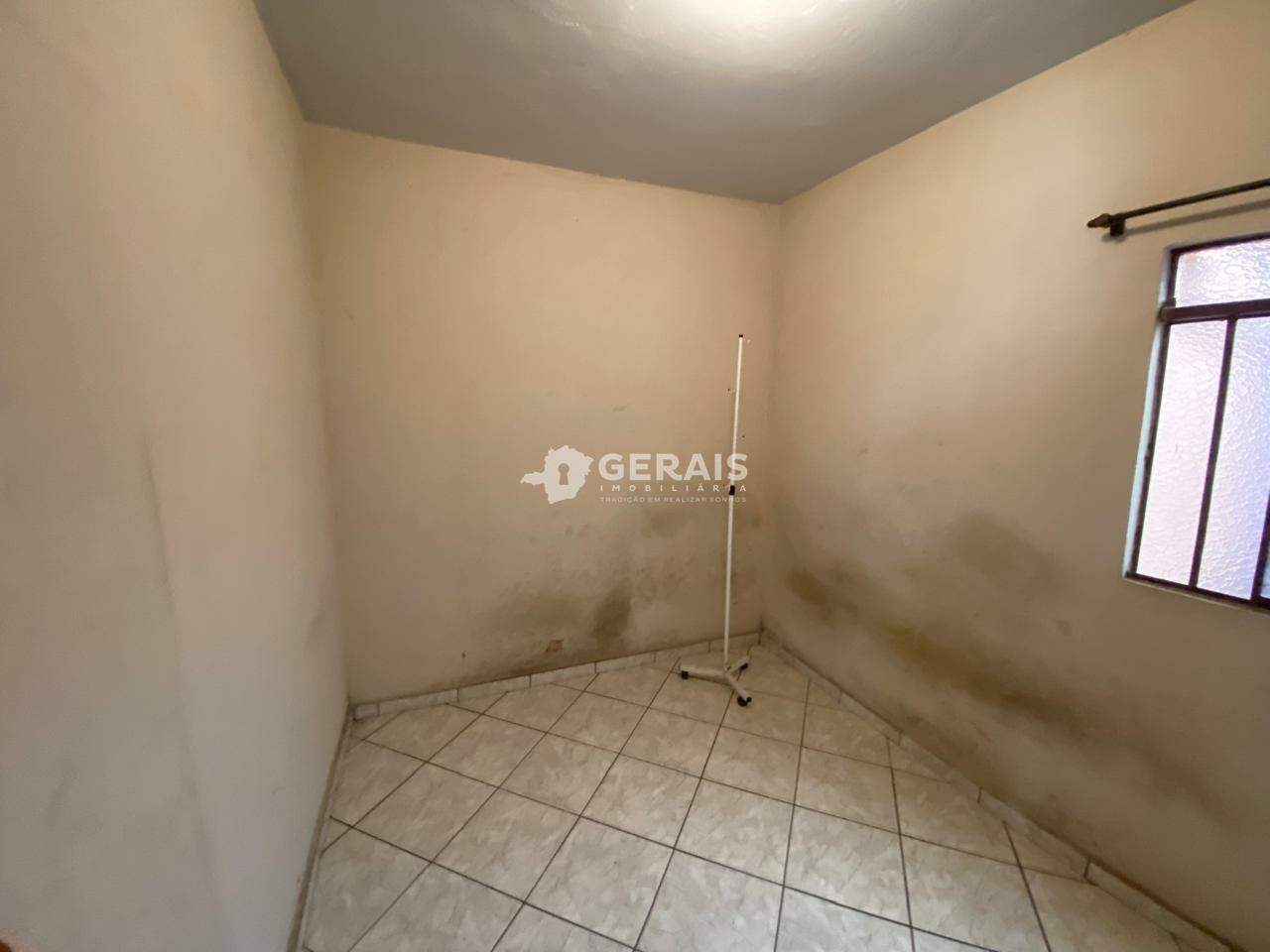 Casa à venda no NITERÓI: 07 - QUARTO 03