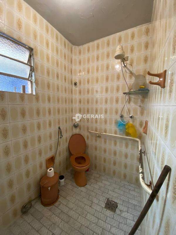 Casa à venda no NITERÓI: 09 - BANHO SOCIAL