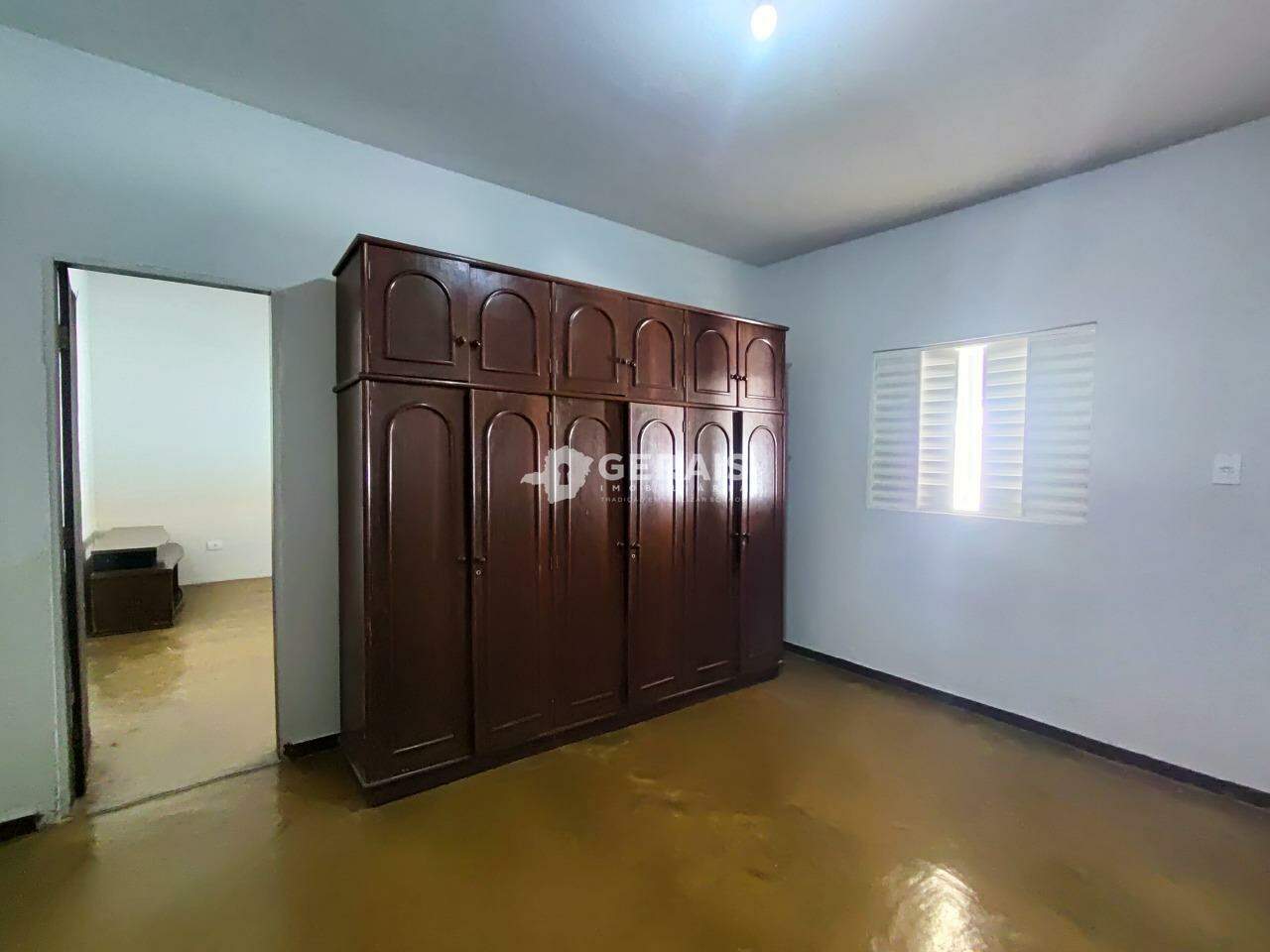 Casa para aluguel no SAGRADA FAMILIA: 05- QUARTO 02